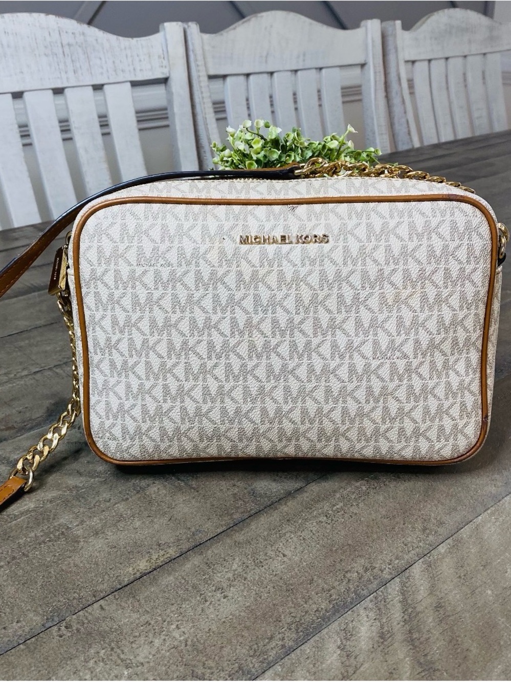 Michael Kors Jet Set Medium Crossbody Camera Bag Vanilla Monogram Luggage Strap